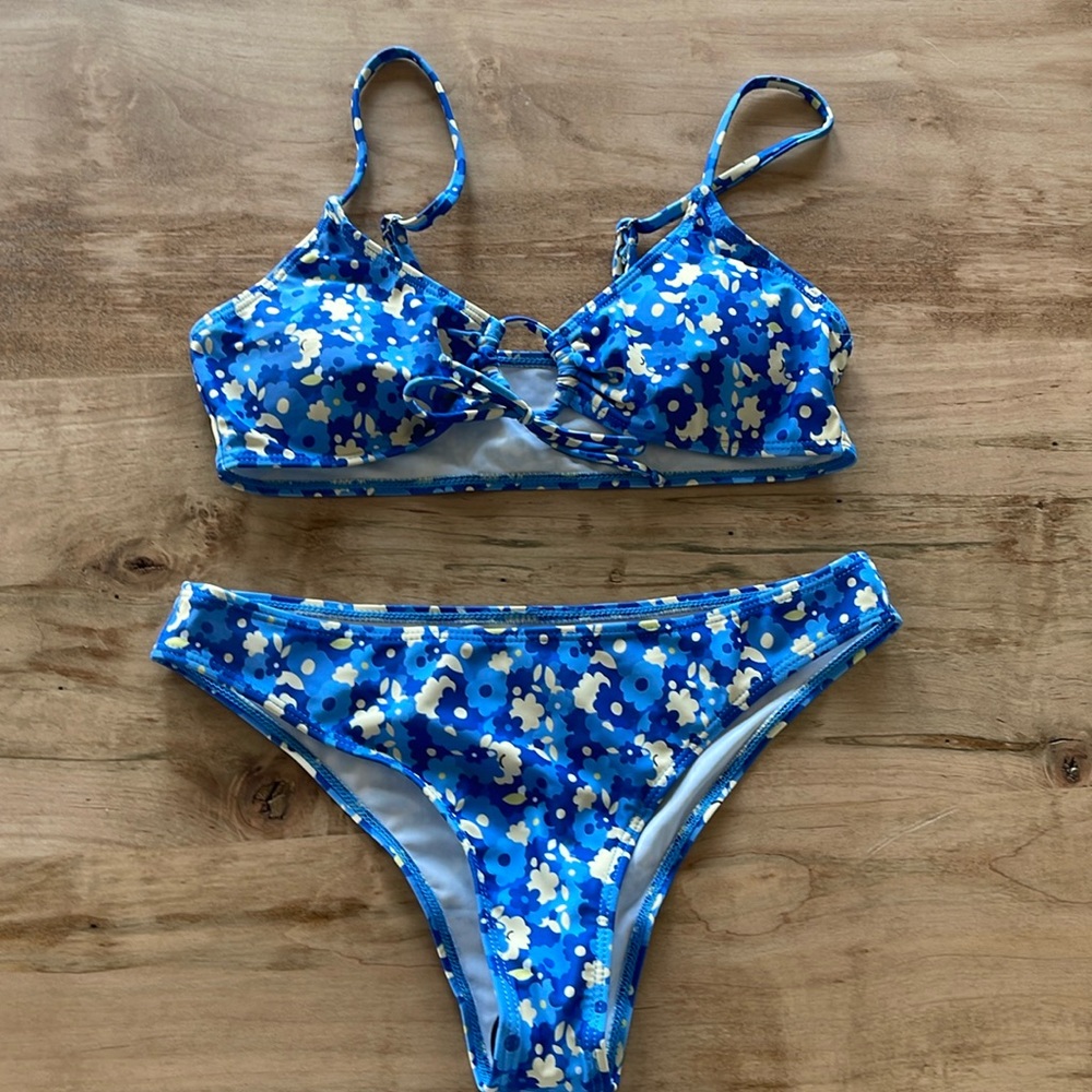 NWT SHEIN Floral Tie Front Bikini Small